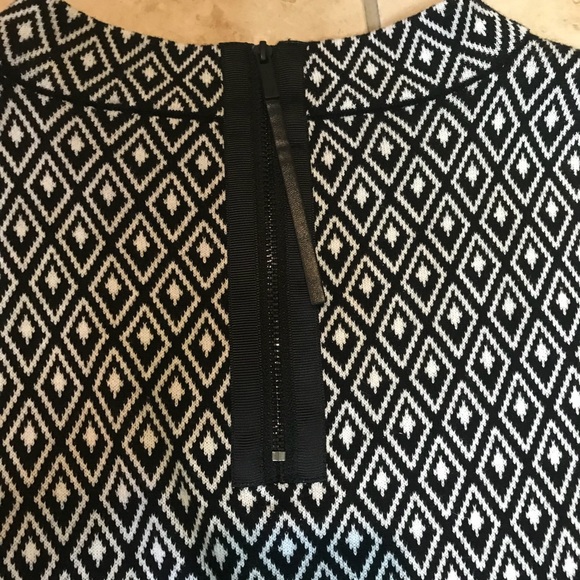 Vince Camuto Tank with Geometric Pattern - Picture 3 of 4